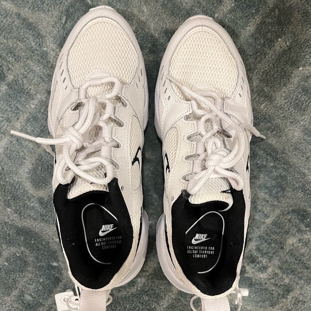 Nike Air Heights White Black